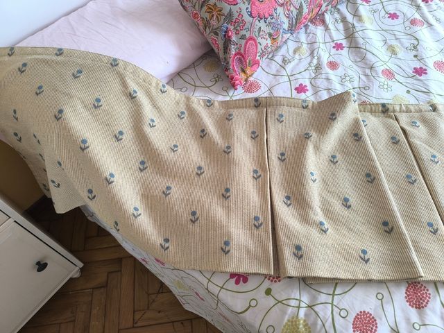 Bando de salón con flores azules