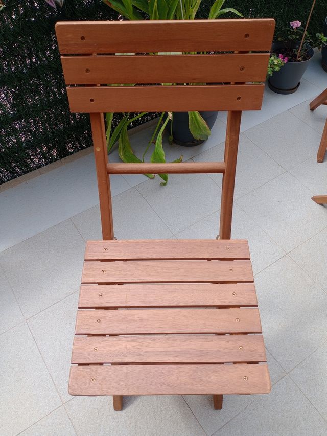 Conjunto Mesa y Sillas Plegables Madera