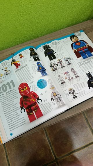 Libro LEGO Minifigure A Visual History New Edition