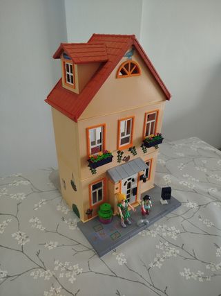 Casa Playmobil con figuras 70014