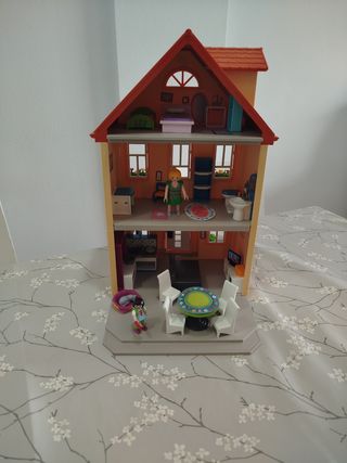 Casa Playmobil con figuras 70014