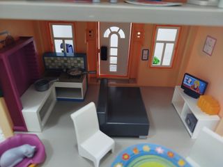 Casa Playmobil con figuras 70014