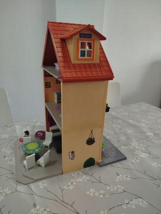 Casa Playmobil con figuras 70014