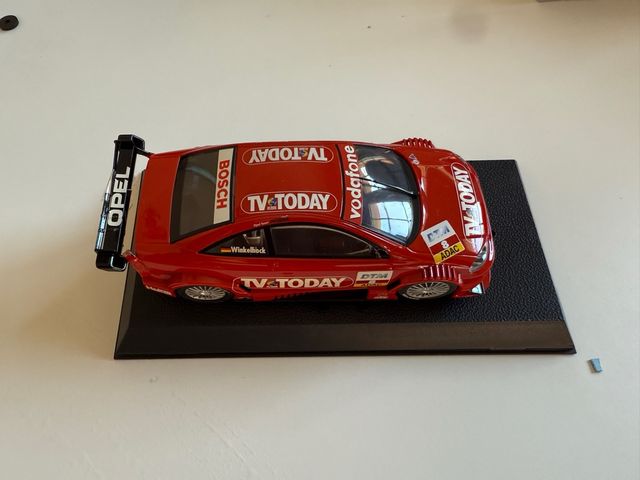 Scalextric Opel Vodafone DTM coche