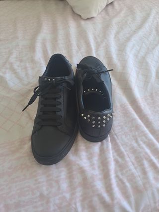 Zapatos Negros con Tachuelas
