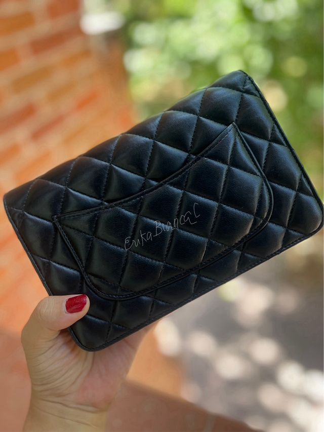 Chanel Wallet on Chain