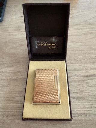 Mechero S.T. Dupont Chapado en Oro