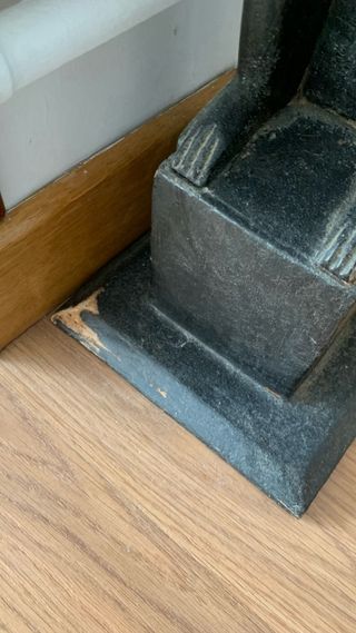 Figura de madera tallada artesanal