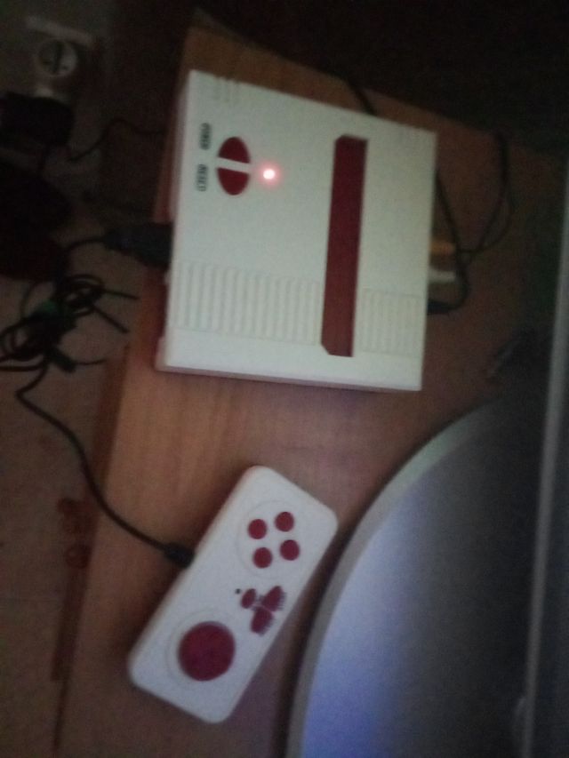 Consola FC Home Blanca y Roja