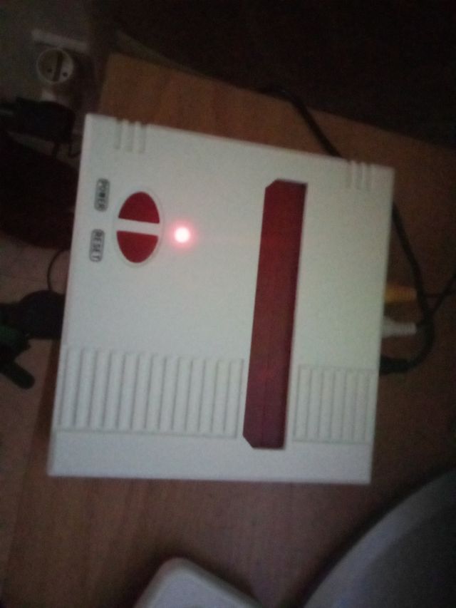 Consola FC Home Blanca y Roja