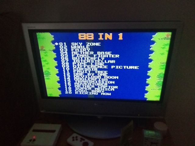 Consola FC Home Blanca y Roja