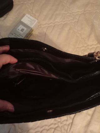 Bolso negro efecto piel