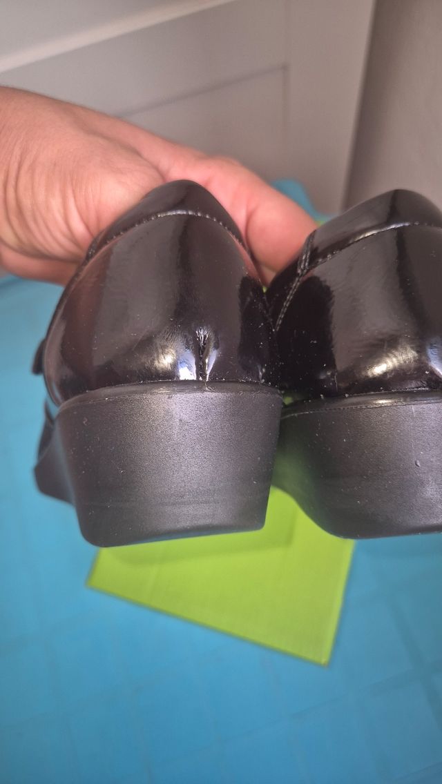 Zapatos Amarpies Negros con Velcro