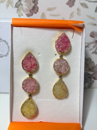 Pendientes dorados de Acus