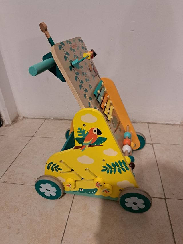 Andador correpasillos Janod madera