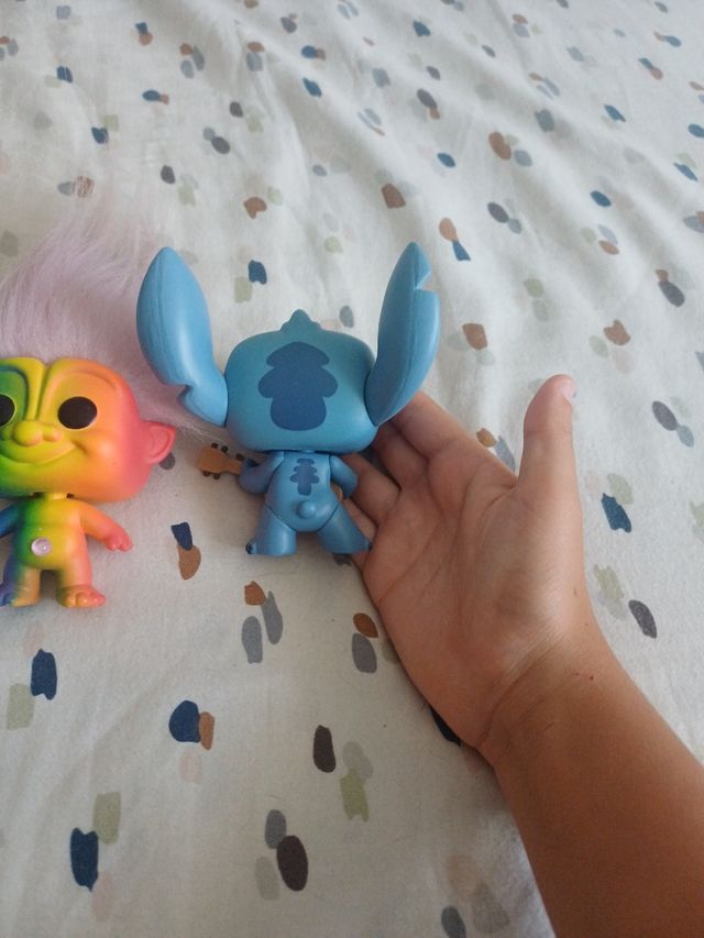 Funko Pop Stitch e Troll (regalo)
