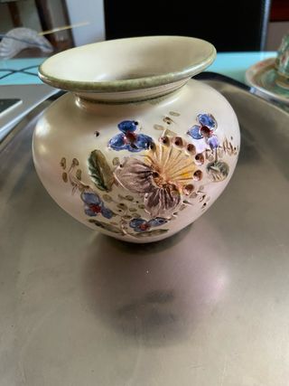 Vaso in ceramica decorato a mano