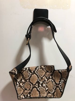 Riñonera efecto piel serpiente
