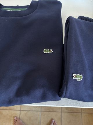 Felpa Lacoste Blu completo di pantaloni
nuovi 