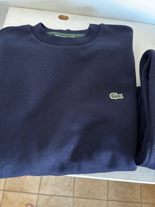 Felpa Lacoste Blu completo di pantaloni
nuovi 