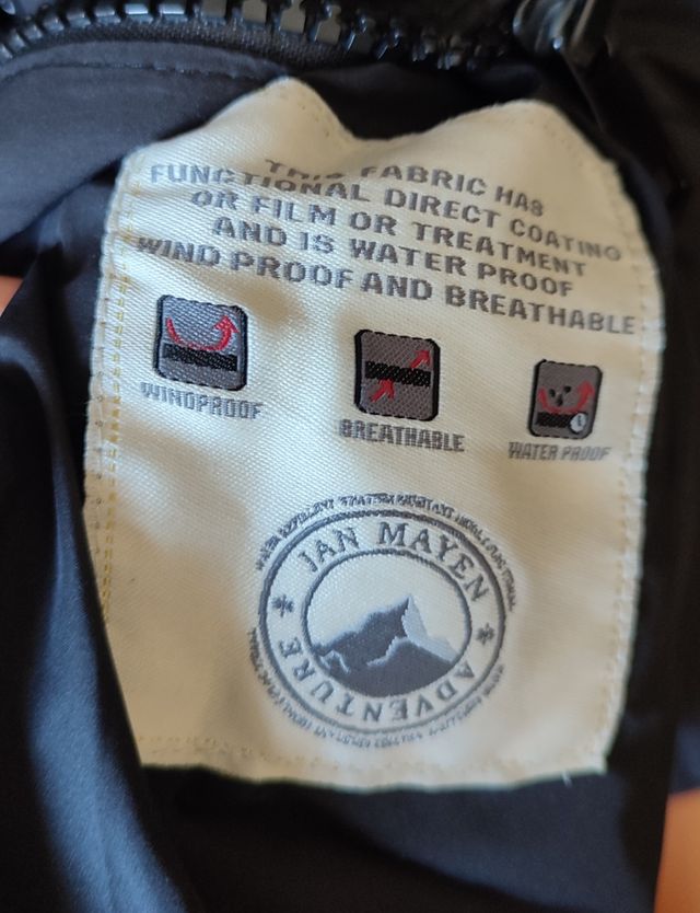 Abrigo largo mujer de plumas negro con capucha