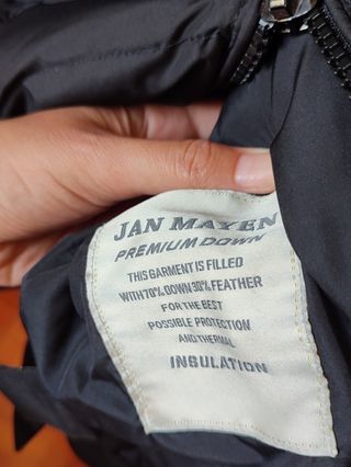 Abrigo largo mujer de plumas negro con capucha