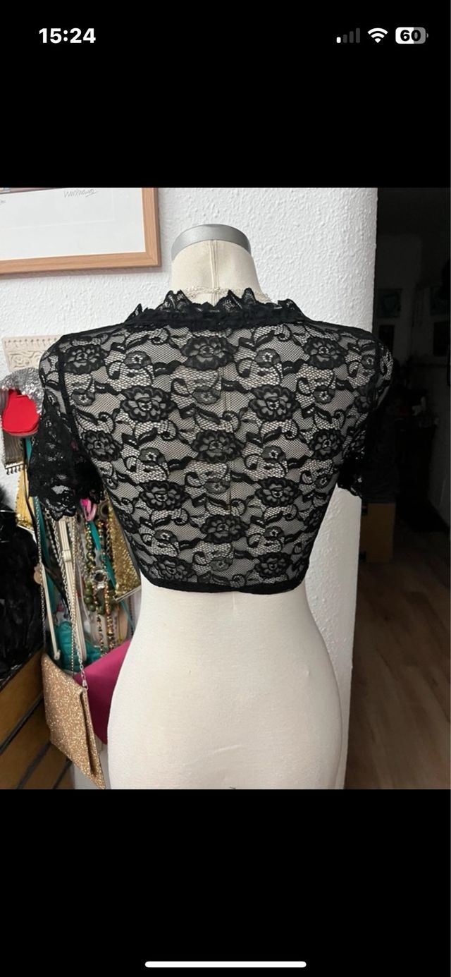 Vestido tradicional negro