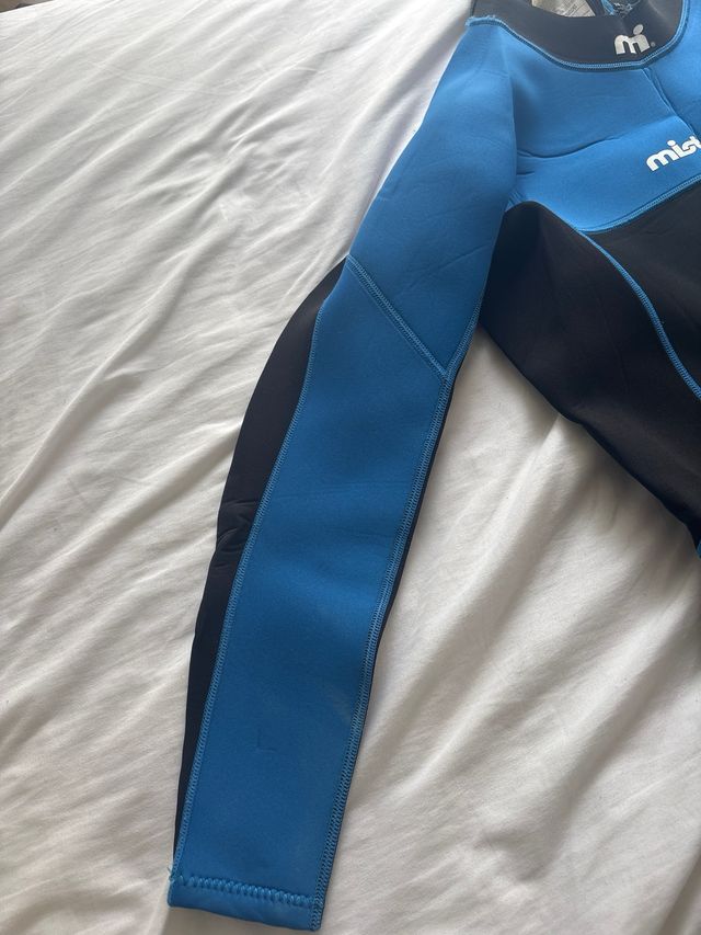 Traje de neopreno Mistral