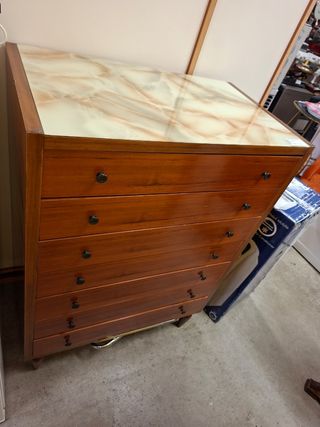Settimanale in legno con piano in vetro