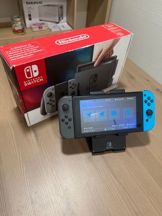 Nintendo Switch + SD + Caja