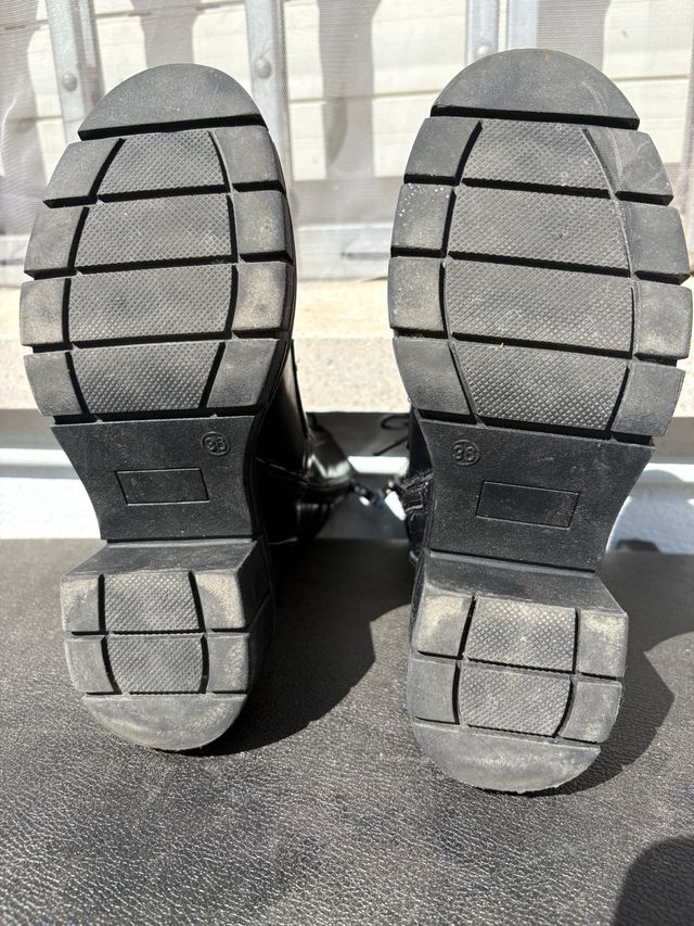 Botas negras talla 36