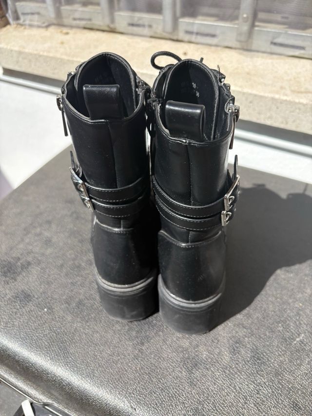 Botas negras talla 36