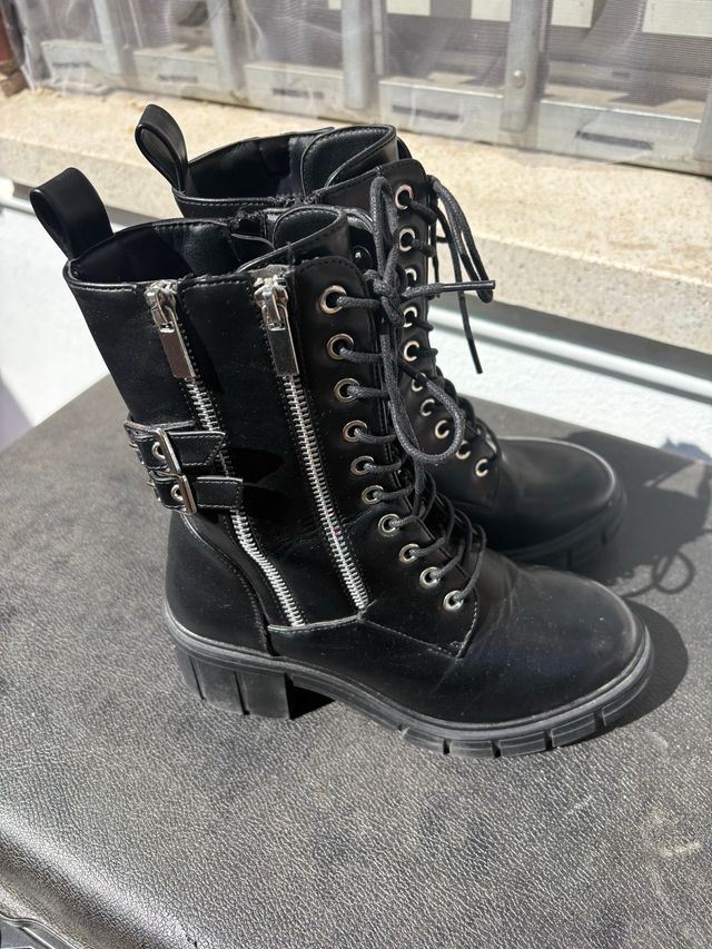 Botas negras talla 36