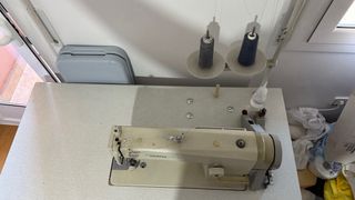 Máquina de coser industrial Brother