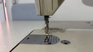 Máquina de coser industrial Brother