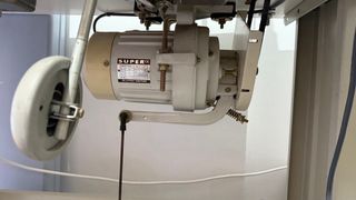 Máquina de coser industrial Brother