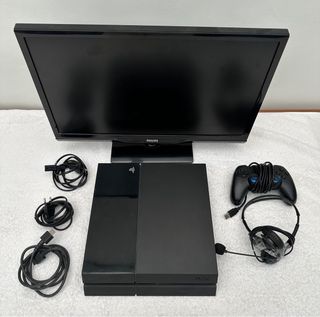 PS4 + pantalla + cables + mando + cascos