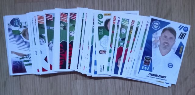 69 Cromos Liga Este Panini 25-26