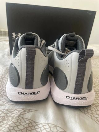 Under Armour Nuevas en su caja  T 47,5