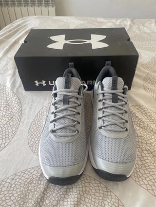 Under Armour Nuevas en su caja  T 47,5