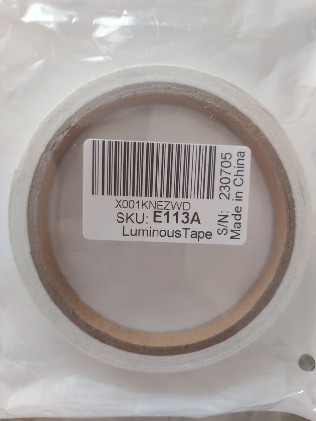 Nastro adesivo fluorescente al buio