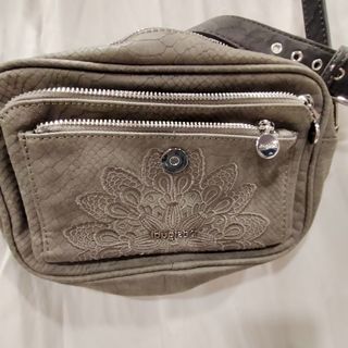 Bandolera Desigual Gris