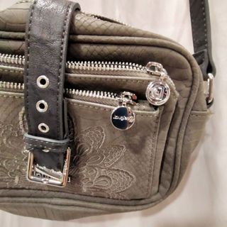 Bandolera Desigual Gris