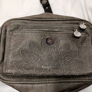 Bandolera Desigual Gris