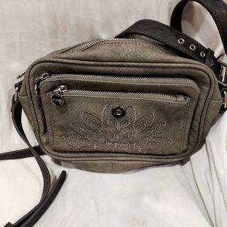 Bandolera Desigual Gris