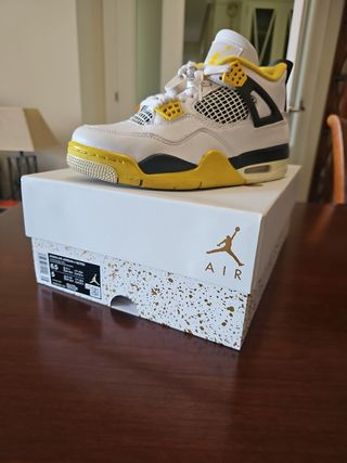 Air Jordan 4 Retro Blancas y Amarillas