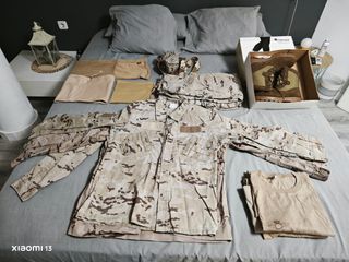 Uniforme camuflaje pixelado árido