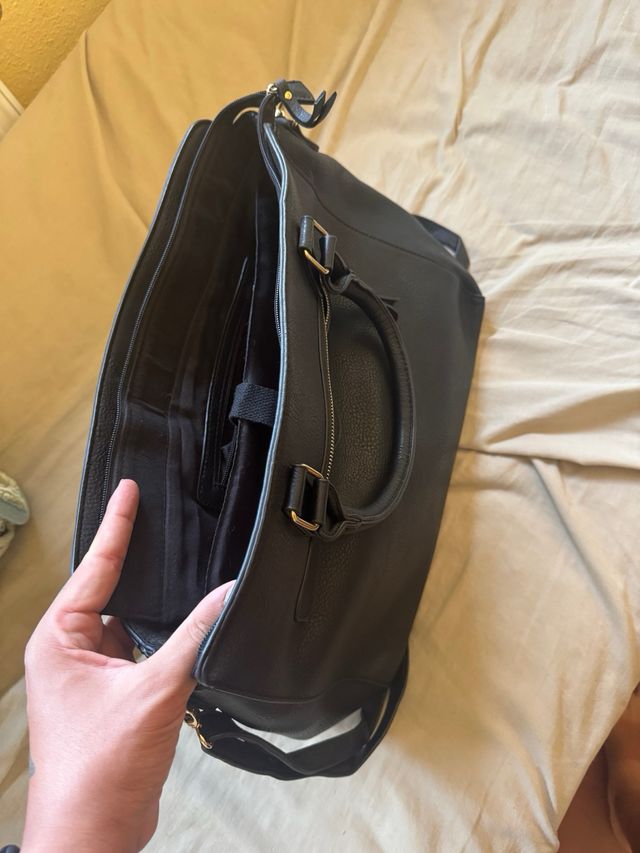 Bolso bandolera negro para portátil