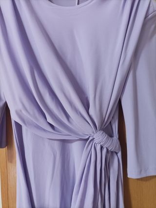 Vestido de fiesta morado con nudo
