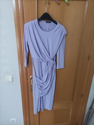 Vestido de fiesta morado con nudo